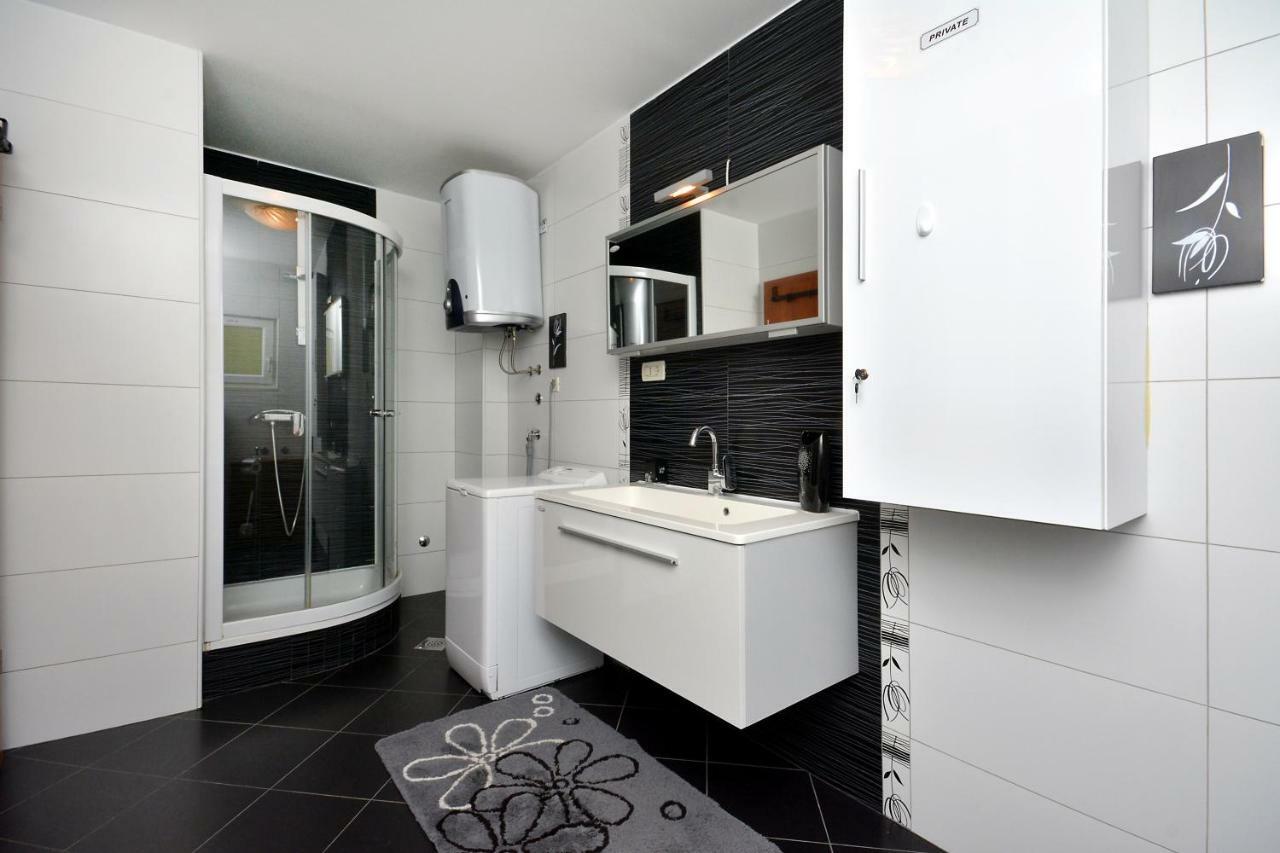 Beach Apartman Petra โปดสตรานา ภายนอก รูปภาพ