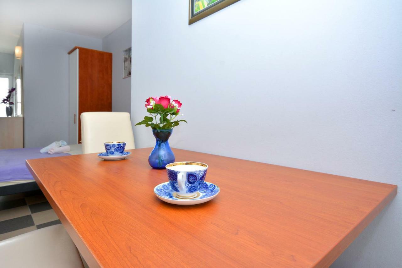 Beach Apartman Petra โปดสตรานา ภายนอก รูปภาพ